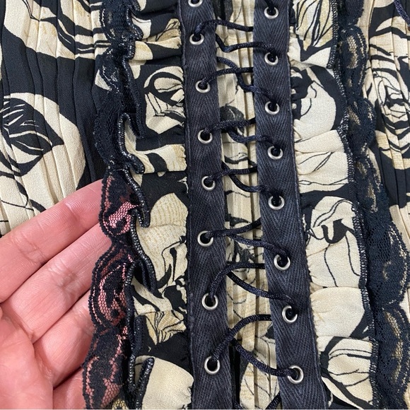 DRESS U BY SHARON Floral Sleeveless Collar Blouse Size Large Goth Lace Up Y2K - Picture 5 of 7